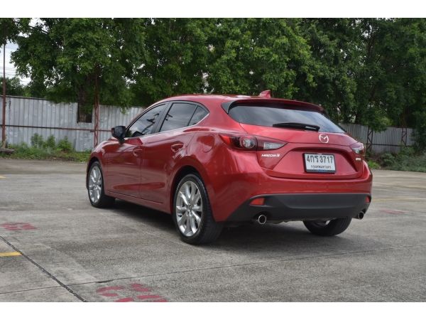 Mazda 3  SP  year 2015 สีแดง มีระบบ navigator ไหม่กริบ ไม่มีอุบัติเหตุเลยคะ   วิ่งมาแค่ 10000โลเท่านั้น รูปที่ 1